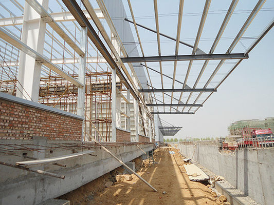 Galvanized Prefabricated Steel Shed Konstruksi Dimensi yang disesuaikan